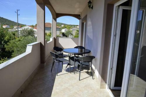 Lovely 2-bed Apartment In Vinisce Close To Beach