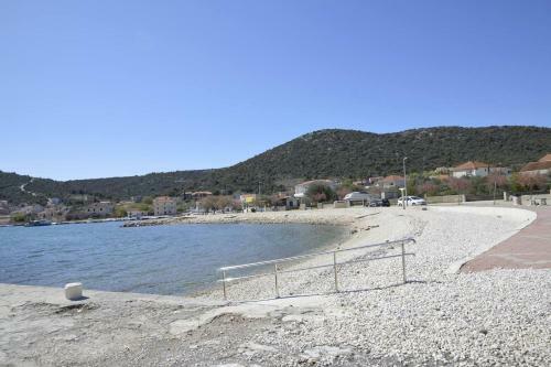 Lovely 2-bed Apartment In Vinisce Close To Beach