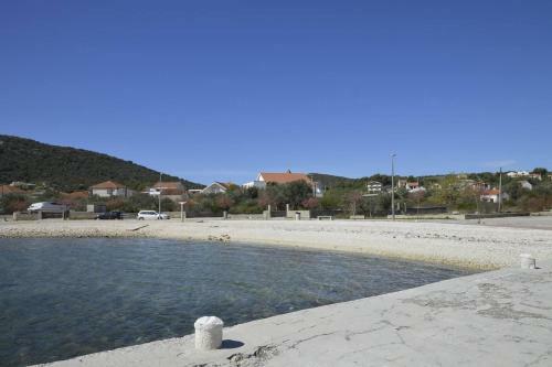 Lovely 2-bed Apartment In Vinisce Close To Beach