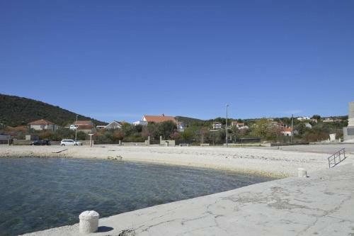 Lovely 2-bed Apartment In Vinisce Close To Beach