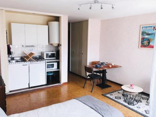 Apartamento Beau Studio Avec Agr�able Loggia Et Vue D�gag�e