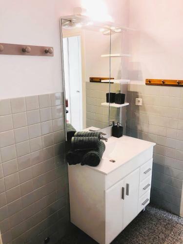 Apartamento Beau Studio Avec Agr�able Loggia Et Vue D�gag�e