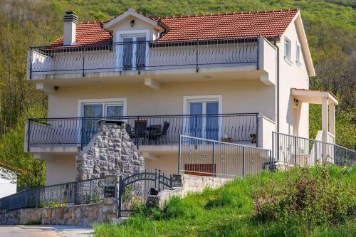 Luxurious Villa Rejo