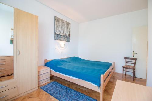 Apartment House 112