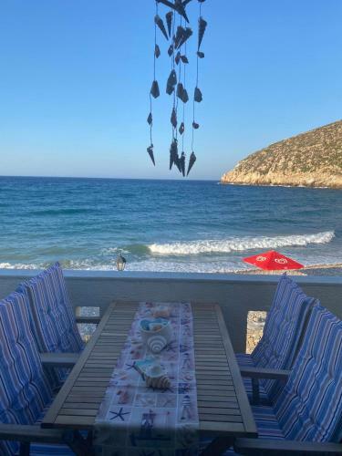 Apollon East