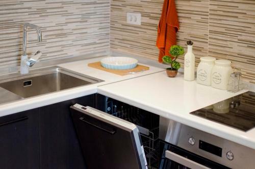 Apartamento New Stylish Studio, Skopje Centre - Panoramic Views - Superior Amenities