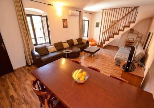 Sunstone Apartments