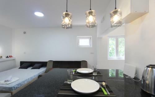 Studio Apartment On Donji Put, Kotor
