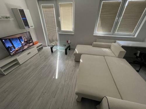 Apartment Rosni?ka With King Bed, Balcony, Free Parking