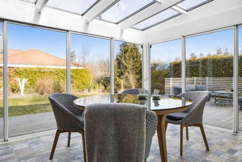 Luxury Three-bedroom Modern Family Home In B�stad