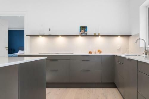 Luxury Three-bedroom Modern Family Home In B�stad