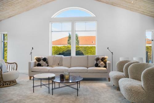 Luxury Three-bedroom Modern Family Home In B�stad