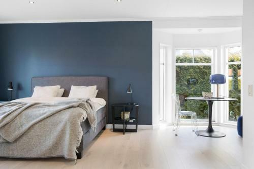 Luxury Three-bedroom Modern Family Home In B�stad