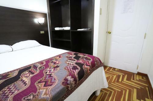 Hostal 202 - 302 Habitaci�n Matrimonial /ba�o Compartido