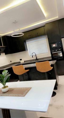 Apartamento Cheerful Two Bedroom Vacation Home With A Pool