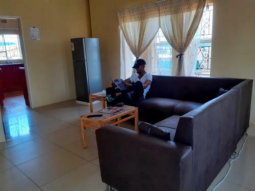 Hostal Cream Guest House