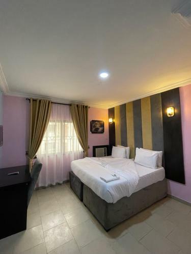 Alluring View Hotel