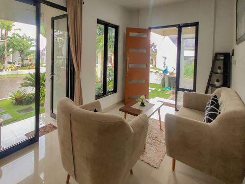 Golden Leaf Villa