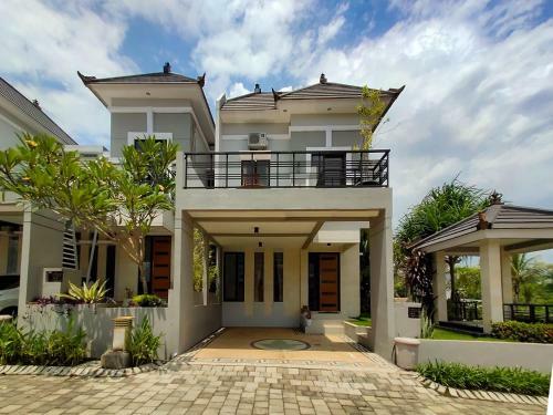 Golden Leaf Villa