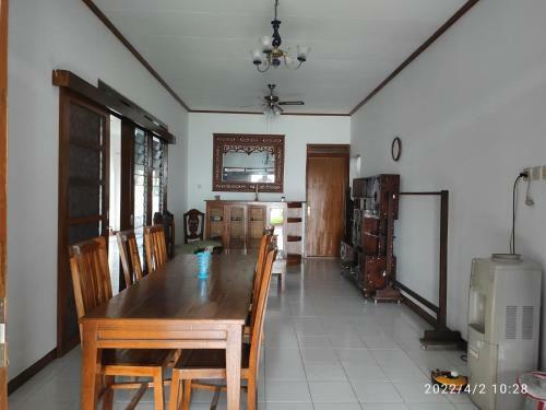 Kelana 2 Nice Homestay (5 Bed Rooms) Semarang