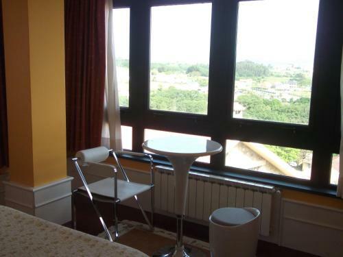 Hostal Val De Serantes