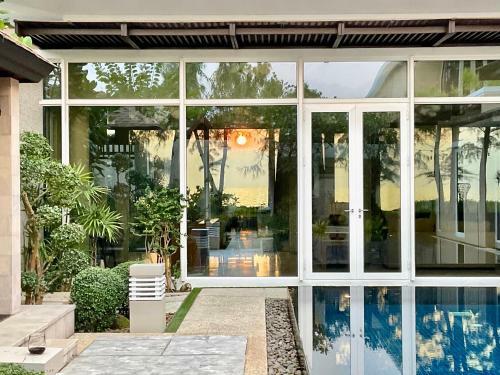 ?sunset Ocean Front Villa