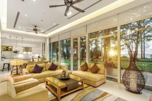 ?sunset Ocean Front Villa