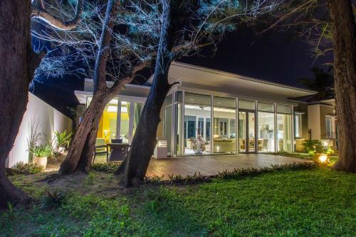 ?sunset Ocean Front Villa