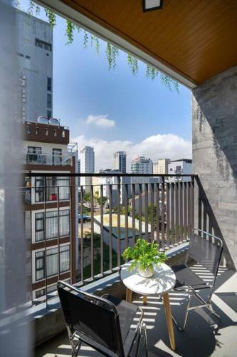 Sea Dragon Apartment & Hotel