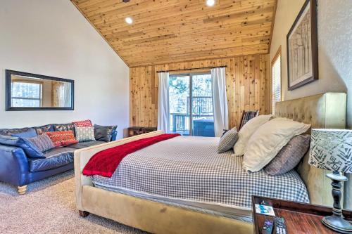 Expansive Cabin With Hot Tub And Ski Slope Views!