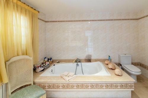 Beautiful 4 Bed (8 Ppl) Villa In Andratx, Mallorca