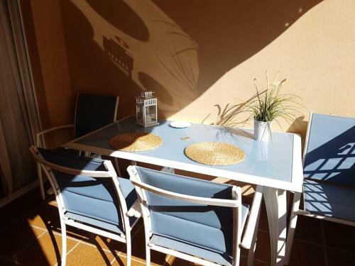 Bonito Apartamento de 2 Dormitorios En Almu�ecar