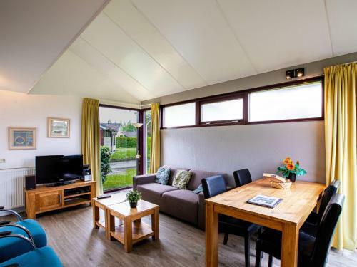Detached Bungalow In Zeeland On The Stelleplas