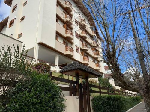 Apartamento No Centrinho de Capivari Wifi, Lareira, Garagem