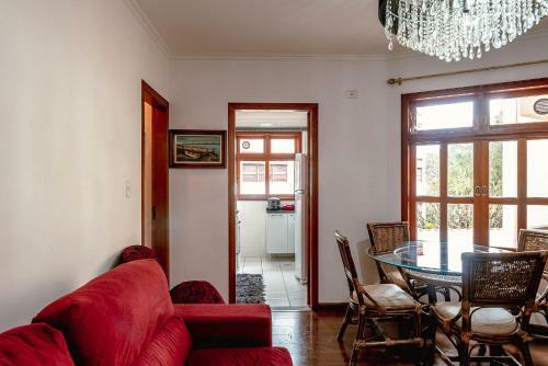 Apartamento No Centrinho de Capivari Wifi, Lareira, Garagem