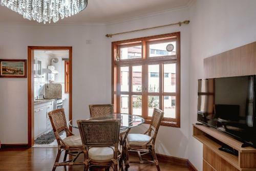Apartamento No Centrinho de Capivari Wifi, Lareira, Garagem