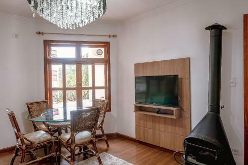 Apartamento No Centrinho de Capivari Wifi, Lareira, Garagem