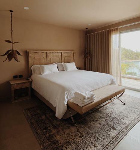 Hotel Tau House