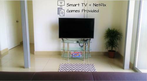 Santa Ana Modern Apartments With Ac, Great View & Location