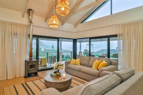 Luxury Seafront Villa