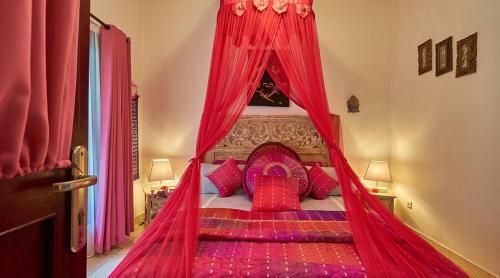 Hostal Griya Bali Surga Waterfront Boutique Villa & Spa