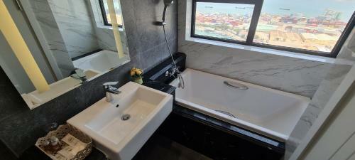 Apartamento C?n H? 2pn Altara Residences Quy Nh?n