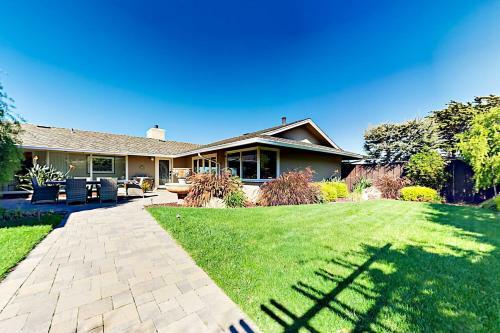 Pradera Estate