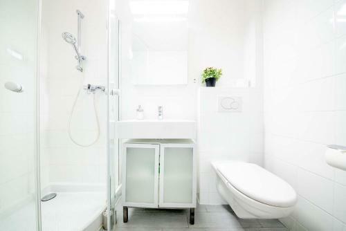 Hostal Rooms In Splendid Apartment With Parking-stunning Lake View