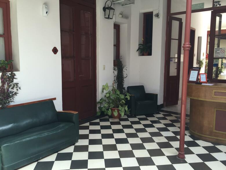 Hostal Posada Casa De Borgo�a