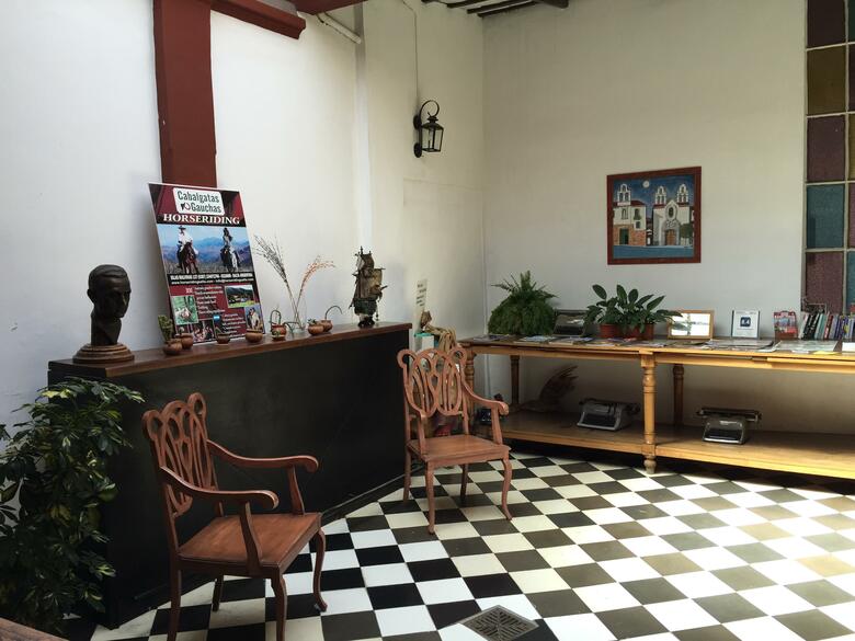Hostal Posada Casa De Borgo�a
