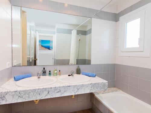 Holiday Home La Reserva-3