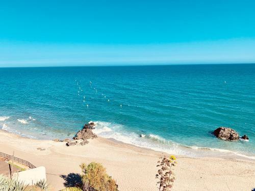 Superb Villa By The Sea