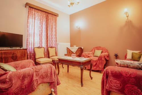 Cozy House In Kalavrita 3 Rooms For 4 Pers