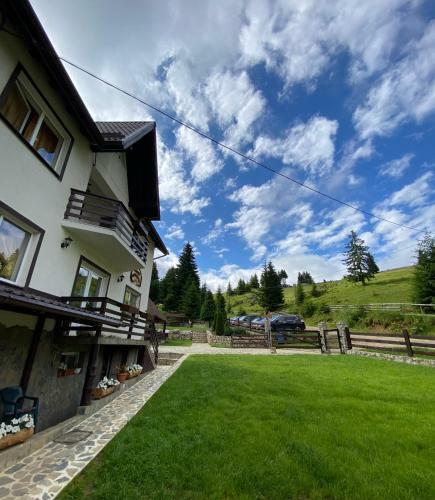 Hostal Pensiunea Poienita Ursului